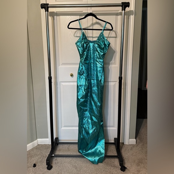 Liv Foster Jade Sleeveless Scoop-Neck Lame Column Maxi Dress - Picture 2 of 5